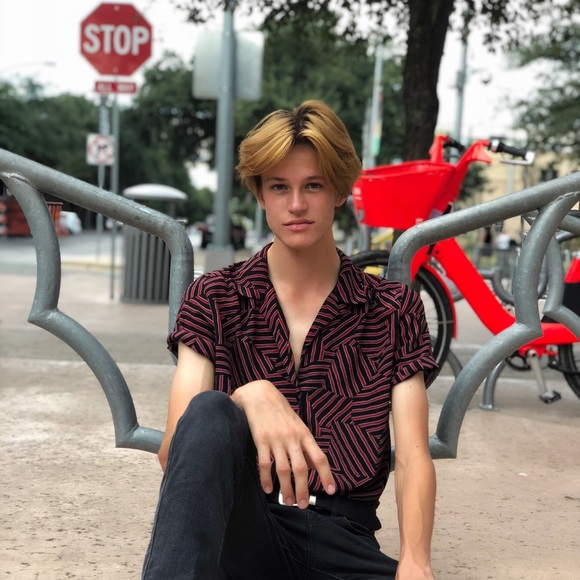 Meet your Posher, Ty - Picture 1 of 1